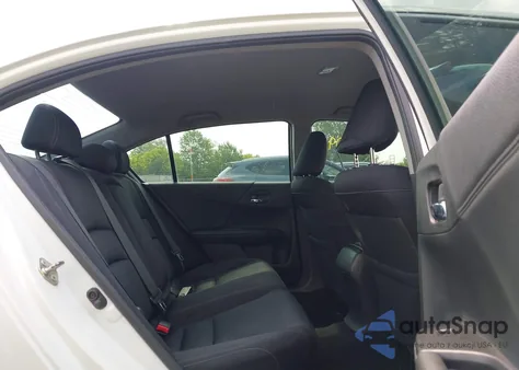 2015 Honda Accord Sport z USA, uszkodzony, nr VIN 1HGCR2F58FA006523